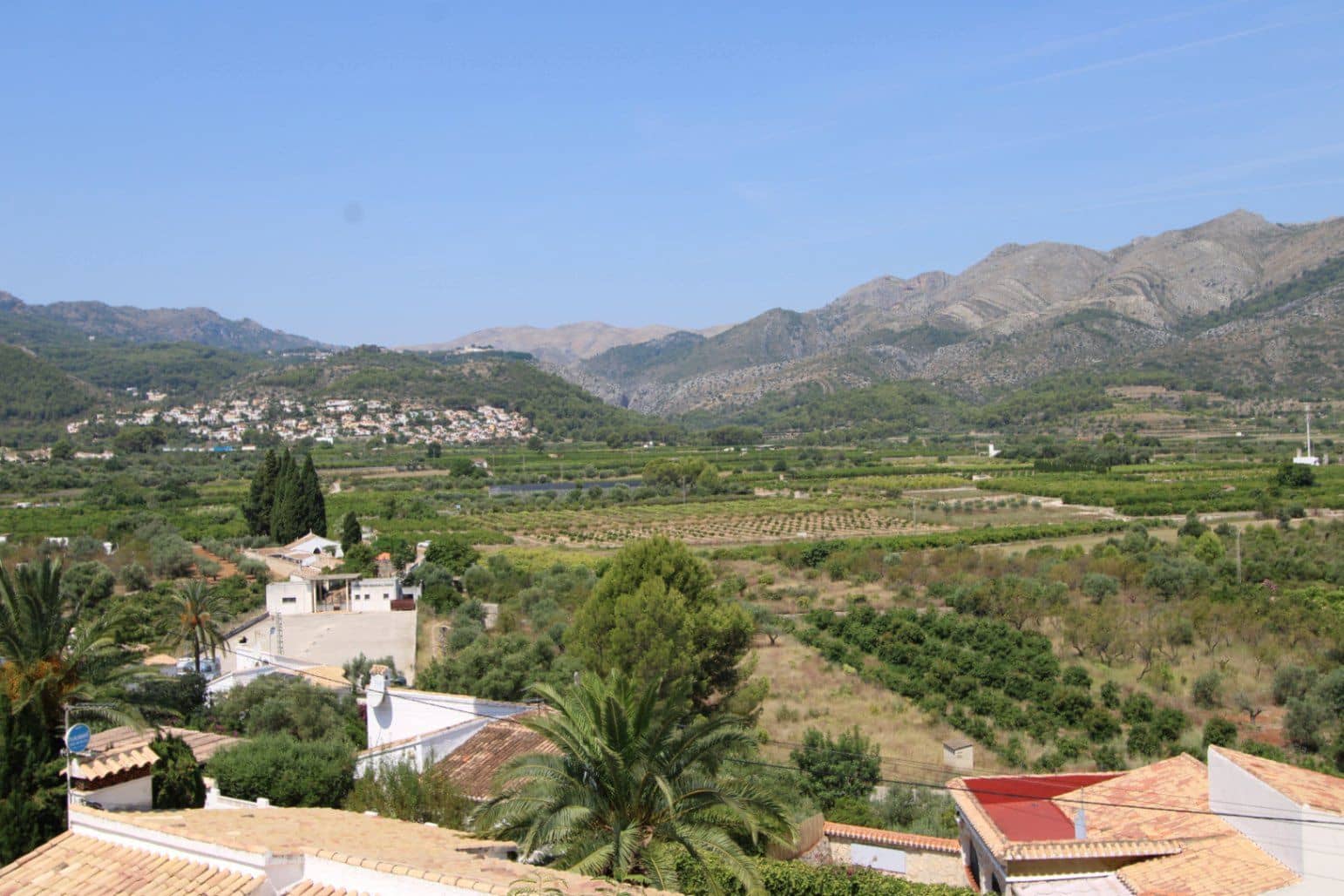 Chalet de 5 habitaciones en Orba en venta con piscina garaje - 645.000 € (Ref: 10067036)