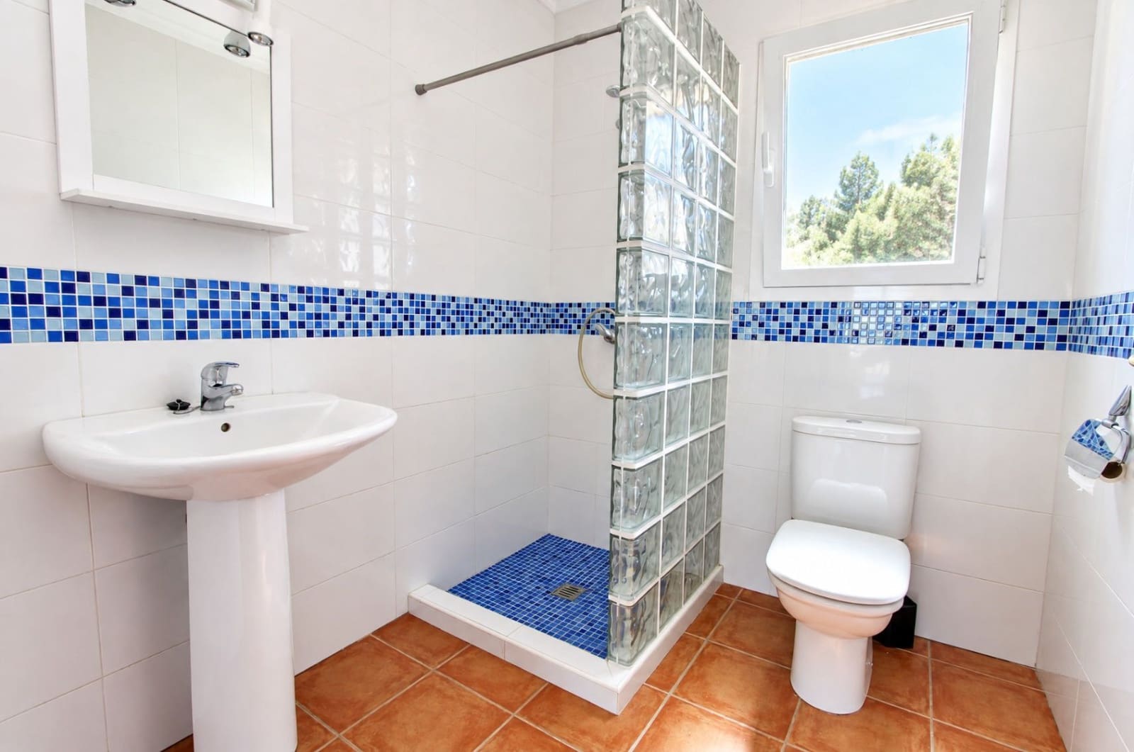 5 bedroom Villa for sale in Orba with pool garage - € 645,000 (Ref: 10067036)