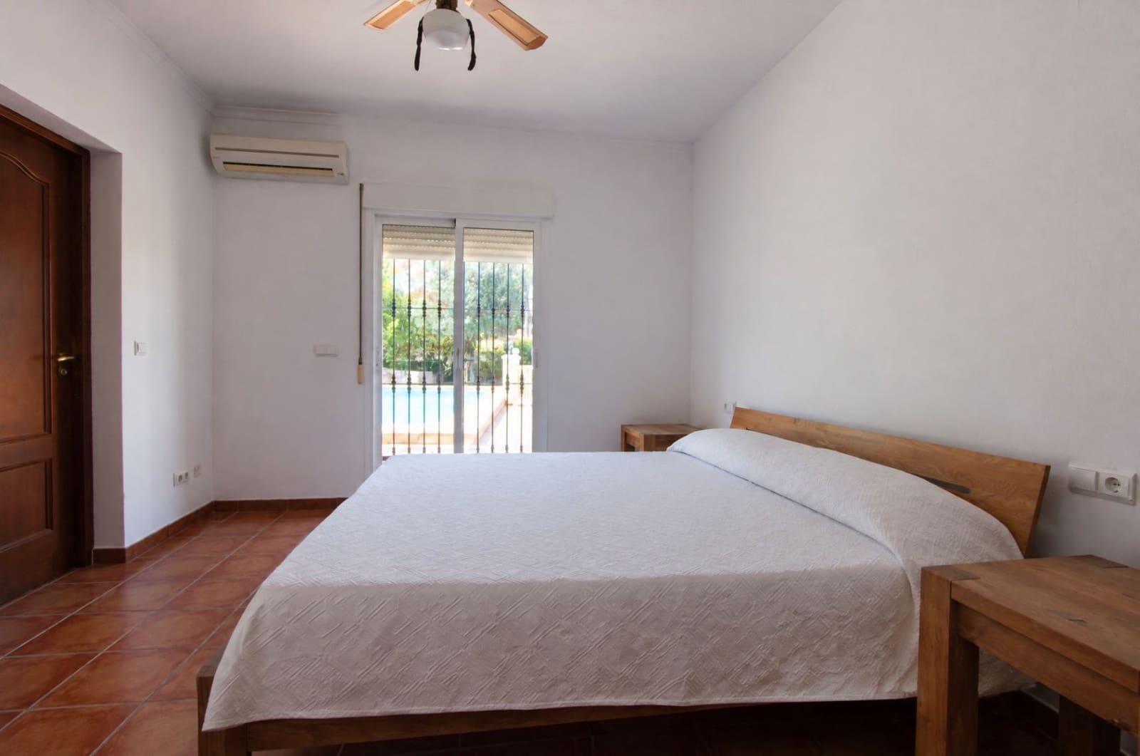 5 bedroom Villa for sale in Orba with pool garage - € 645,000 (Ref: 10067036)