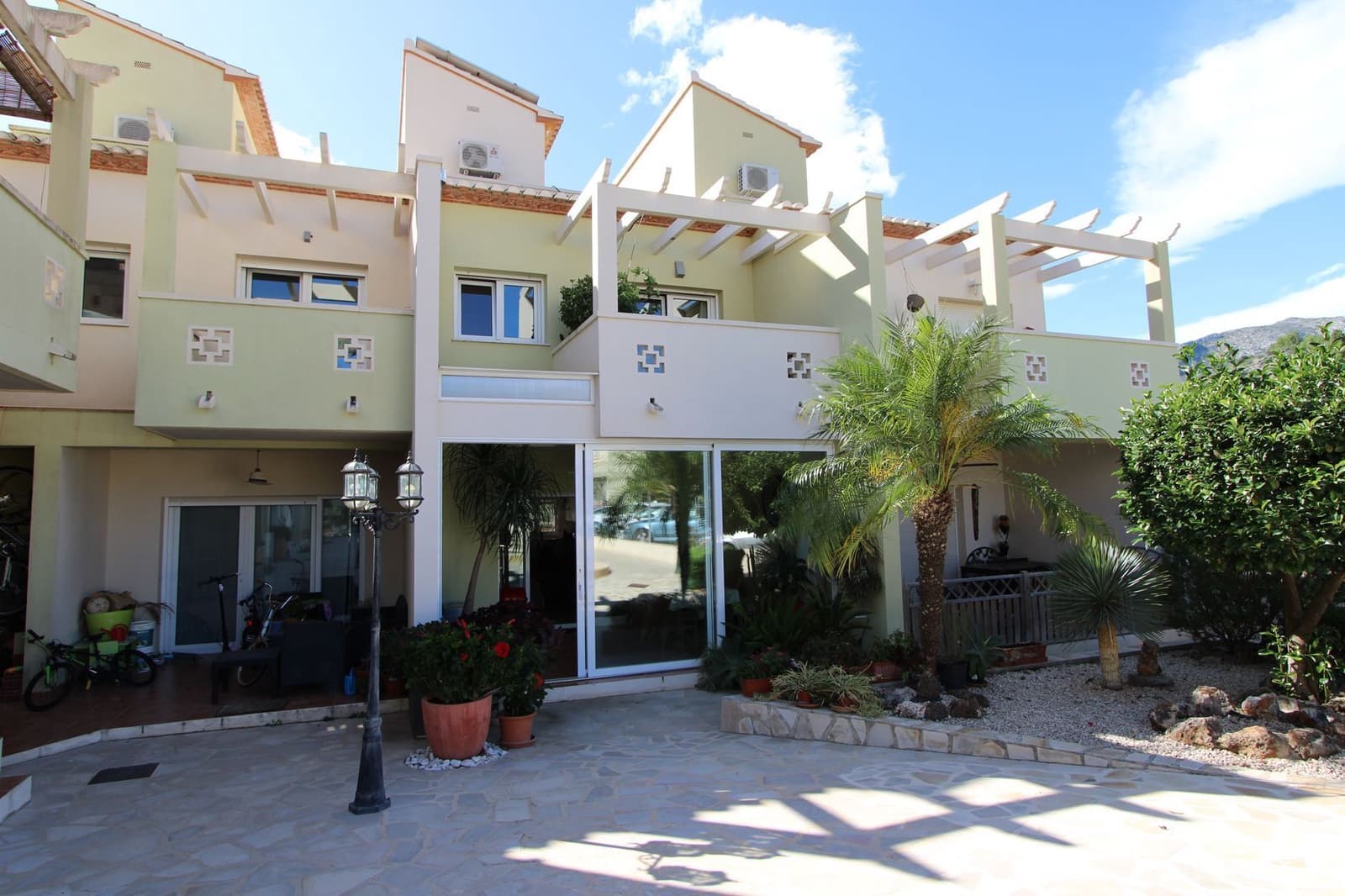 3 slaapkamer Halfvrijstaande villa te koop in Rafol de Almunia met zwembad - € 245.000 (Ref: 10067037)