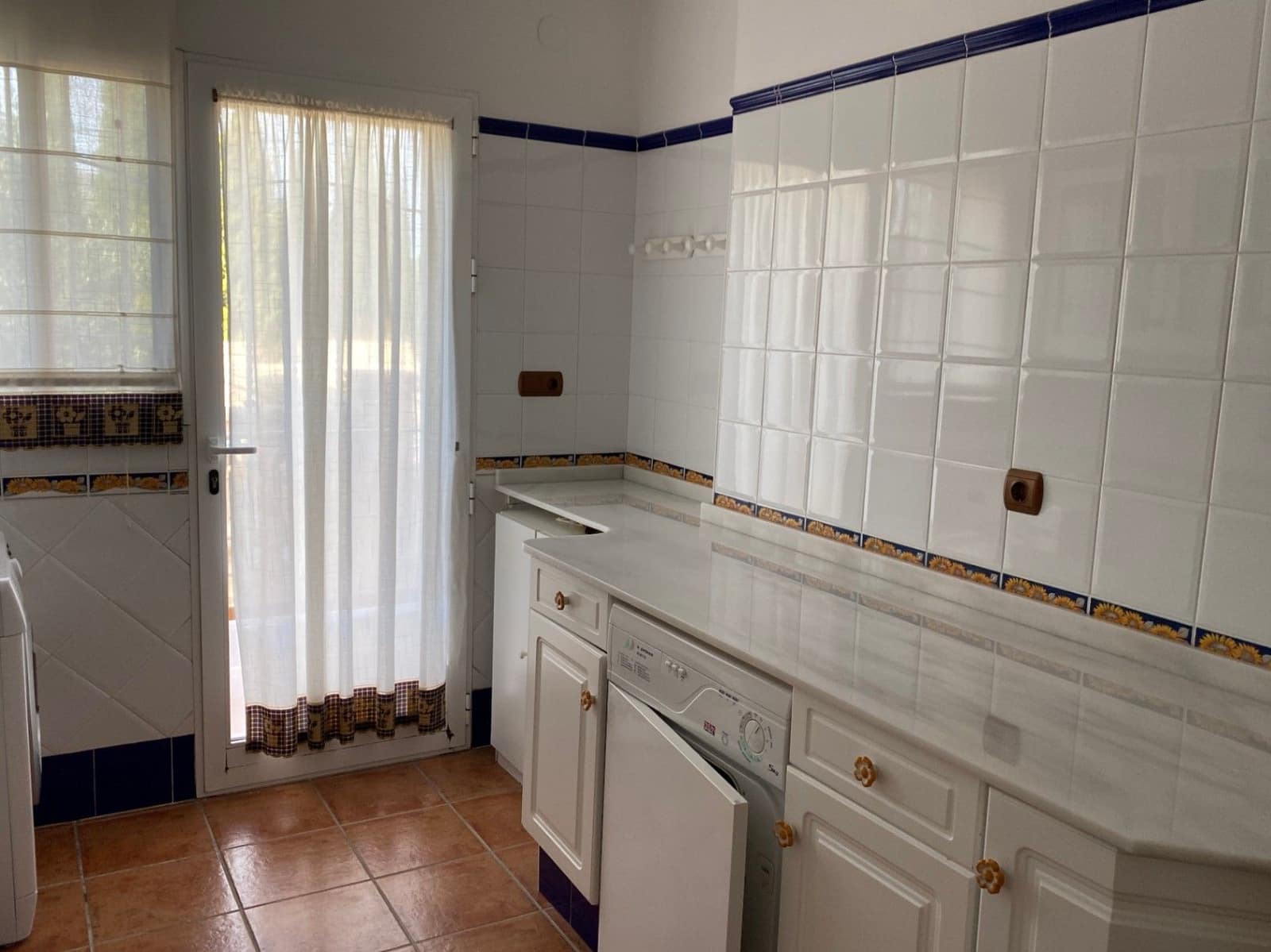 6 sypialnia Willa na sprzedaż w Orba z basenem garażem - 890 000 € (Ref: 10067038)