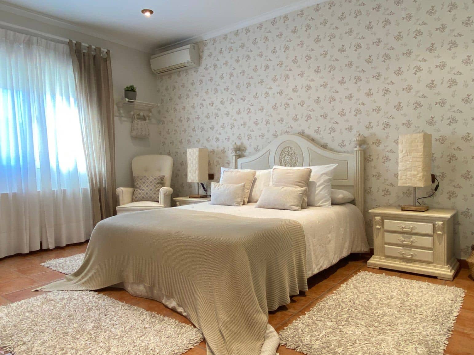 6 sypialnia Willa na sprzedaż w Orba z basenem garażem - 890 000 € (Ref: 10067038)
