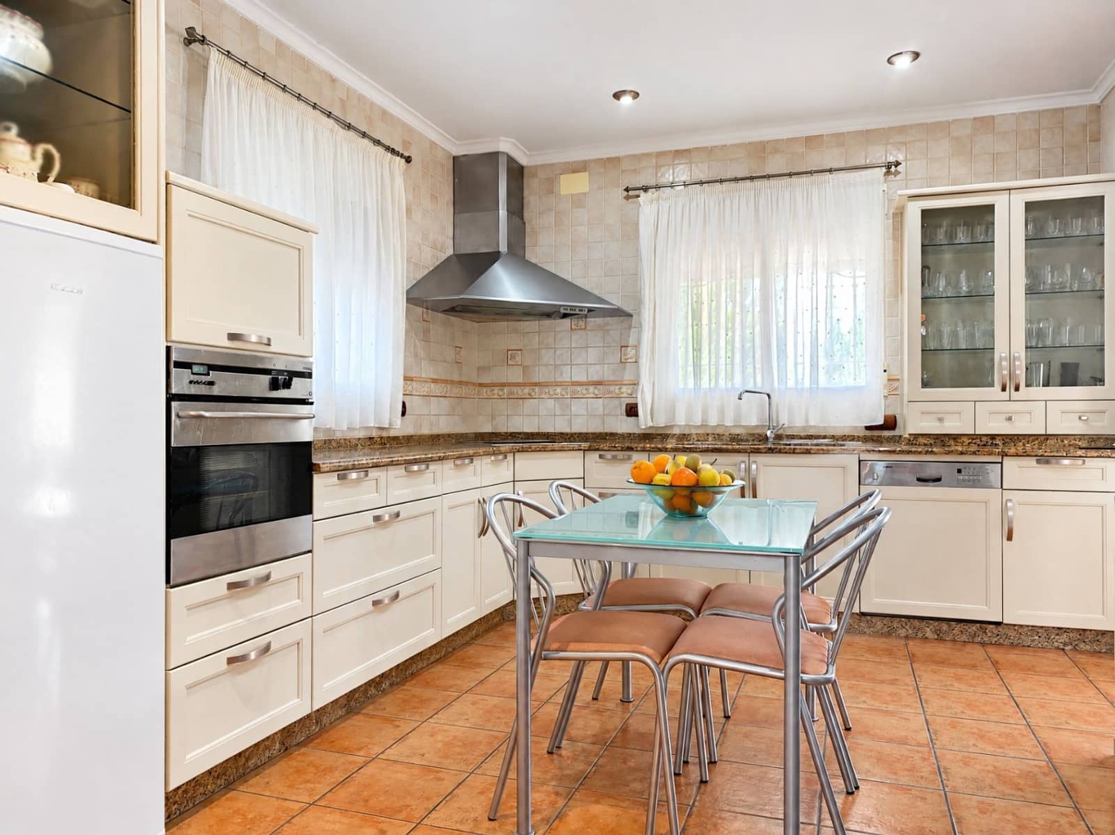 6 bedroom Villa for sale in Orba with pool garage - € 890,000 (Ref: 10067038)