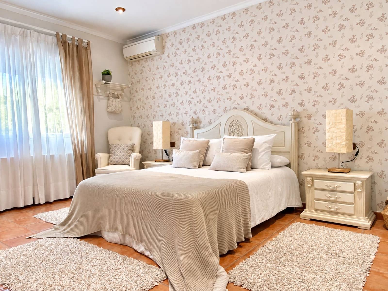 6 bedroom Villa for sale in Orba with pool garage - € 890,000 (Ref: 10067038)