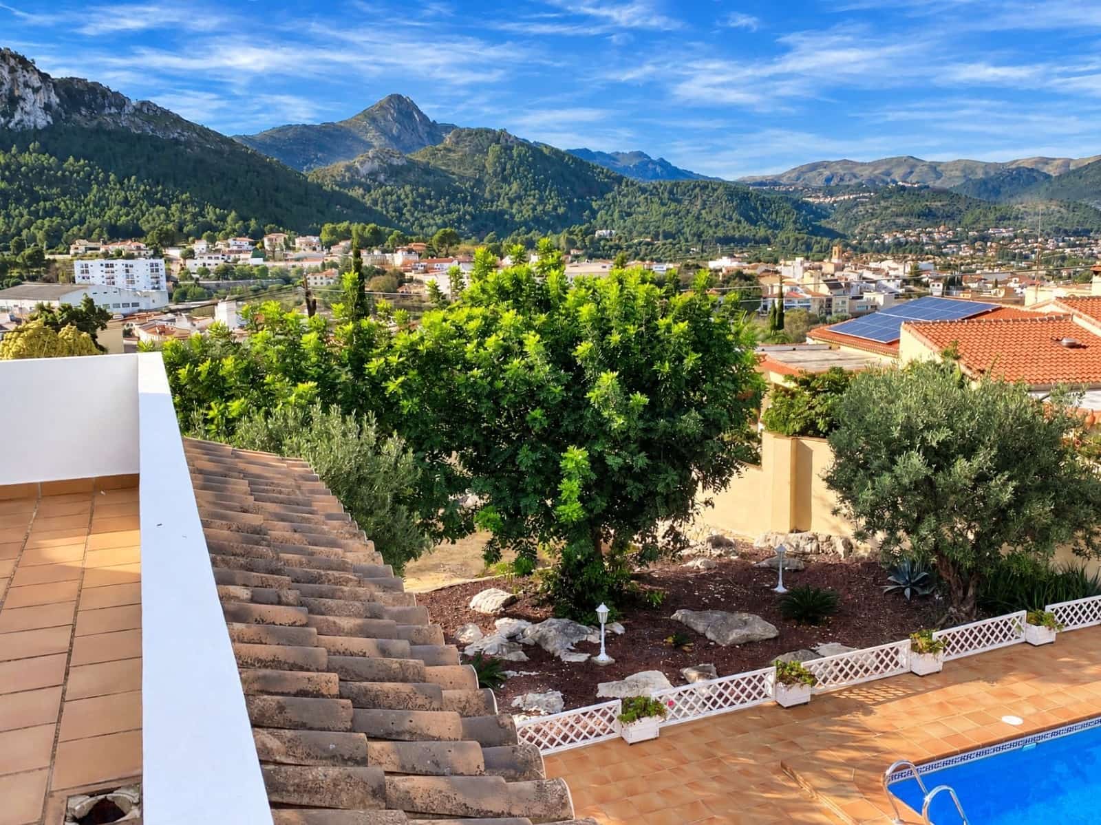 6 bedroom Villa for sale in Orba with pool garage - € 890,000 (Ref: 10067038)