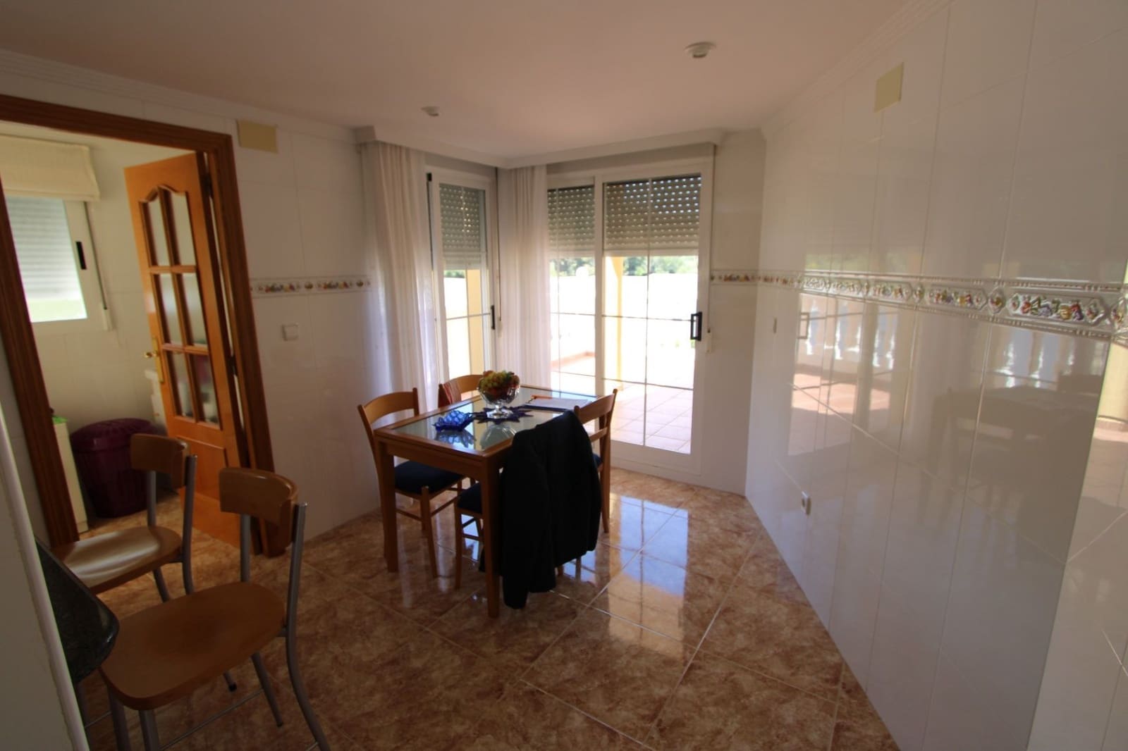 5 soveværelse Villa til salg i Orba med swimmingpool garage - € 450.000 (Ref: 10067041)