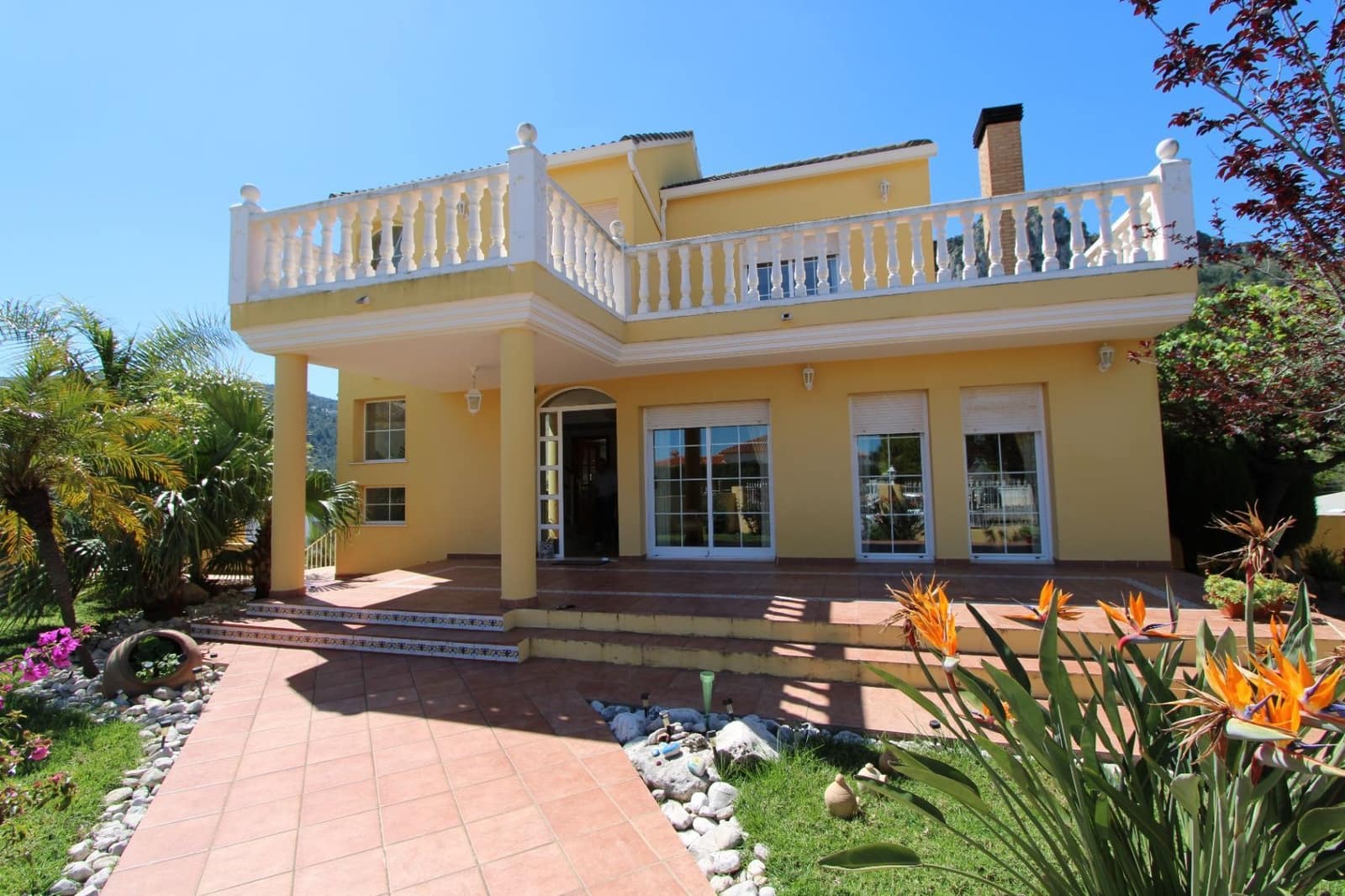 5 soveværelse Villa til salg i Orba med swimmingpool garage - € 450.000 (Ref: 10067041)
