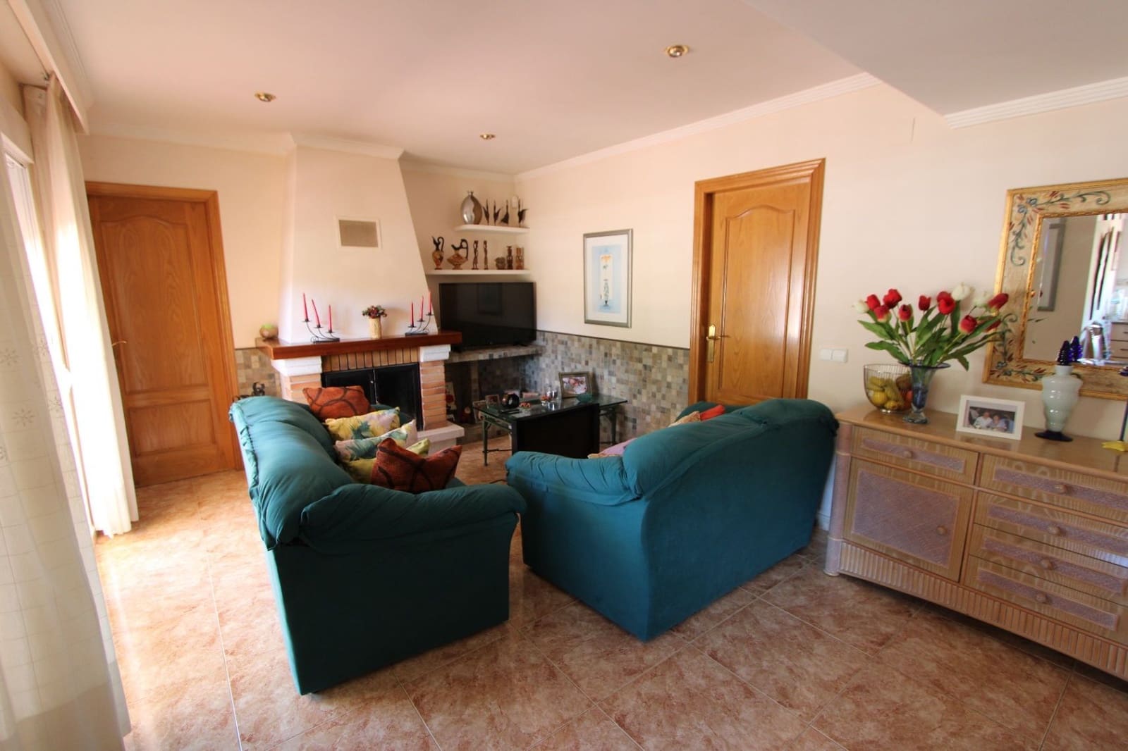5 soveværelse Villa til salg i Orba med swimmingpool garage - € 450.000 (Ref: 10067041)