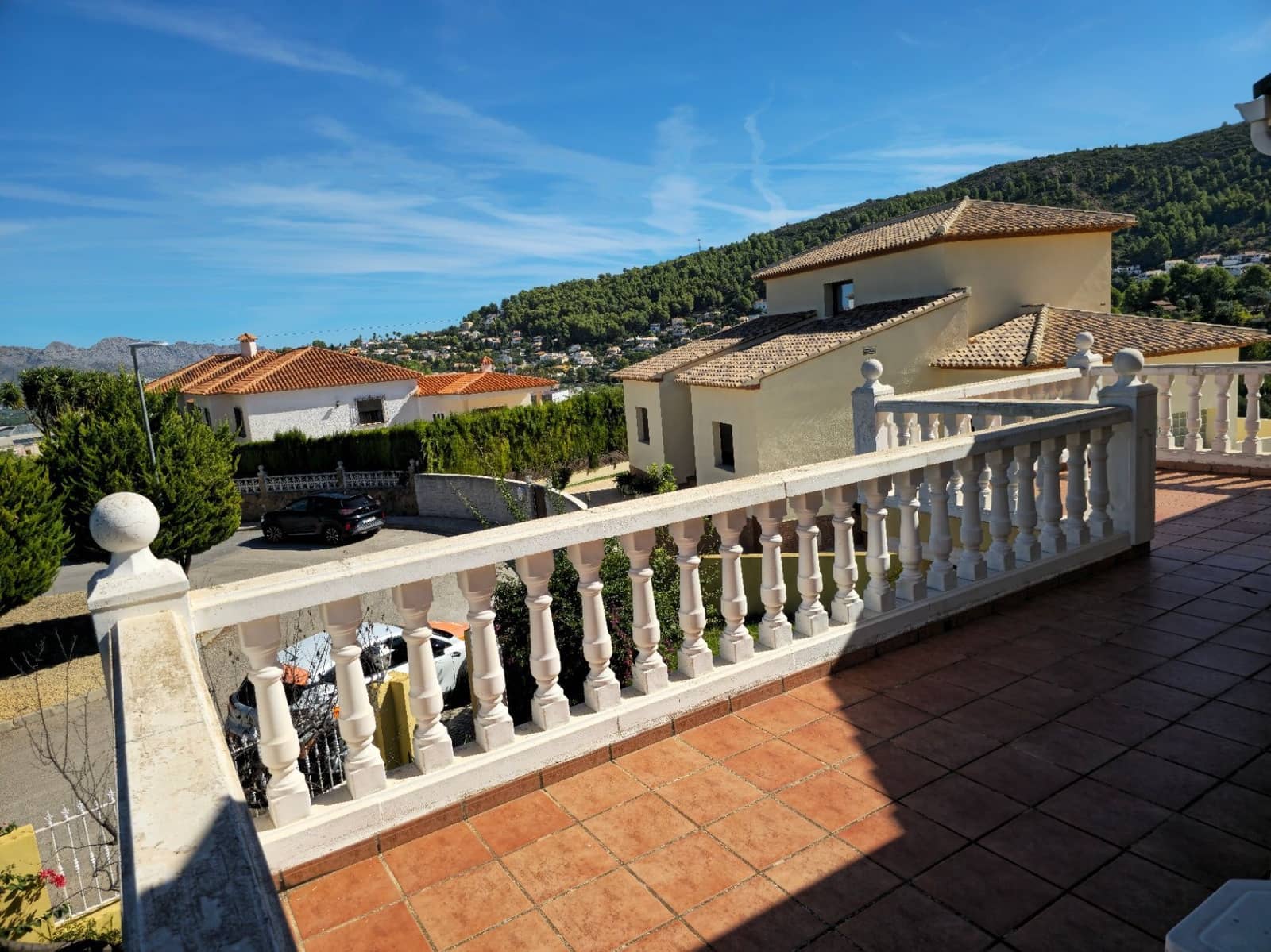 5 soveværelse Villa til salg i Orba med swimmingpool garage - € 450.000 (Ref: 10067041)