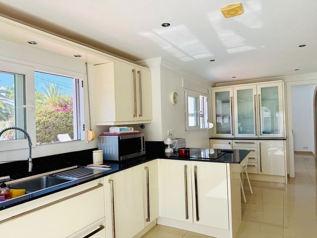 3 chambre Villa/Maison à vendre à Javea / Xabia avec piscine garage - 850 000 € (Ref: 10080368)