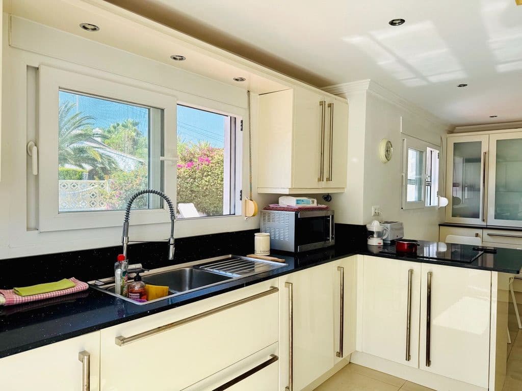 3 chambre Villa/Maison à vendre à Javea / Xabia avec piscine garage - 850 000 € (Ref: 10080368)