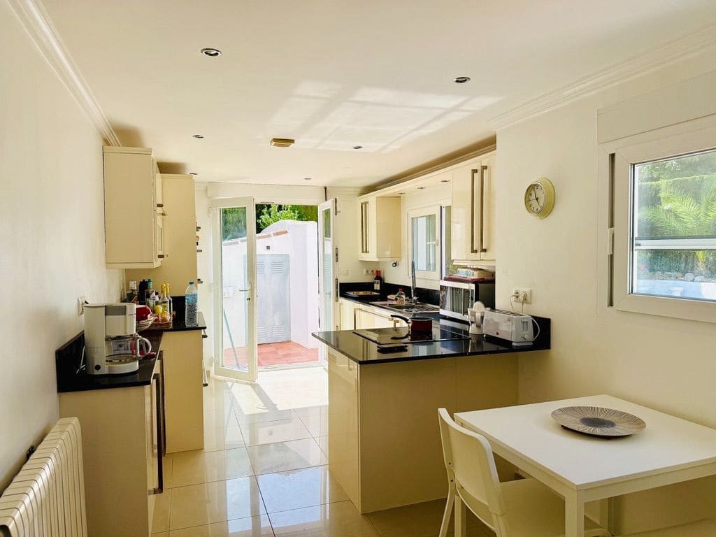 3 chambre Villa/Maison à vendre à Javea / Xabia avec piscine garage - 850 000 € (Ref: 10080368)