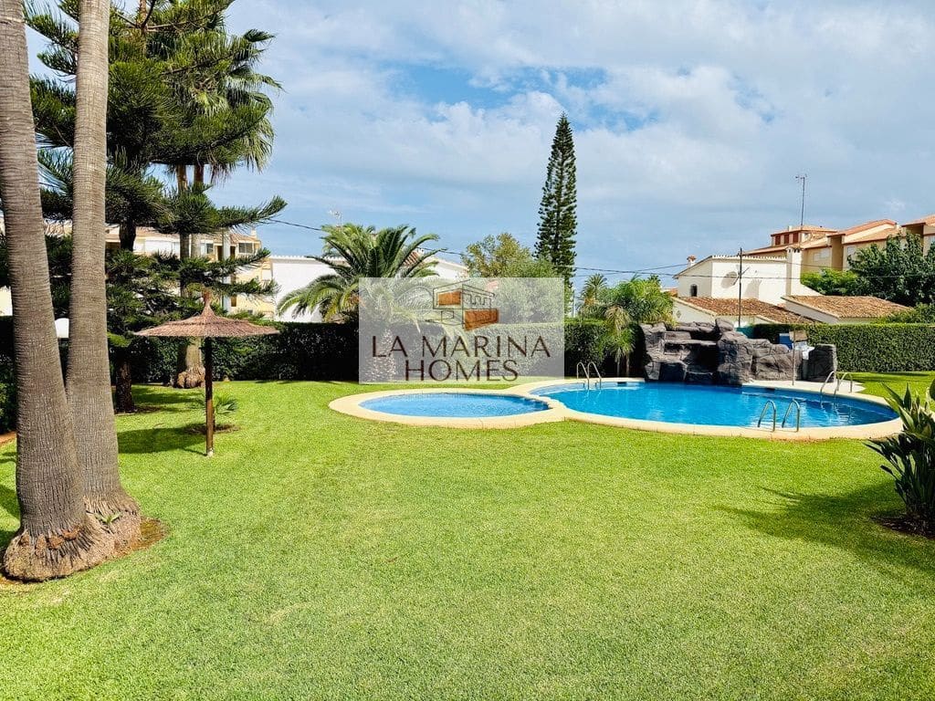 2 soveværelse Lejlighed til salg i Denia med swimmingpool garage - € 345.000 (Ref: 10133036)