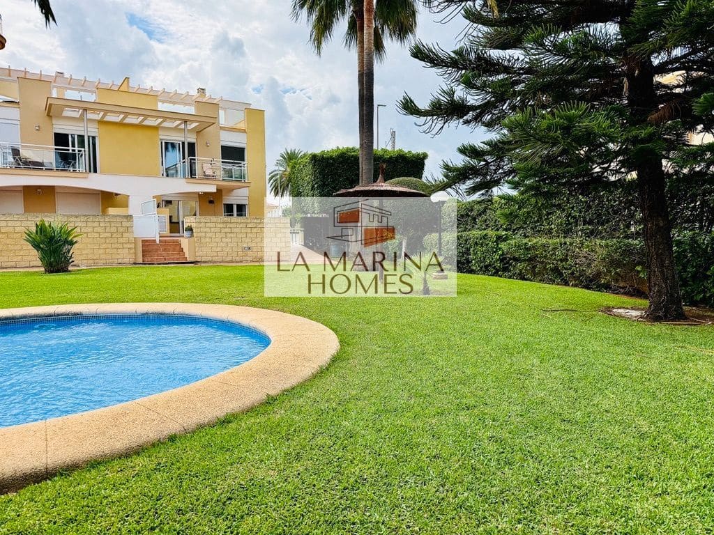 2 soveværelse Lejlighed til salg i Denia med swimmingpool garage - € 345.000 (Ref: 10133036)