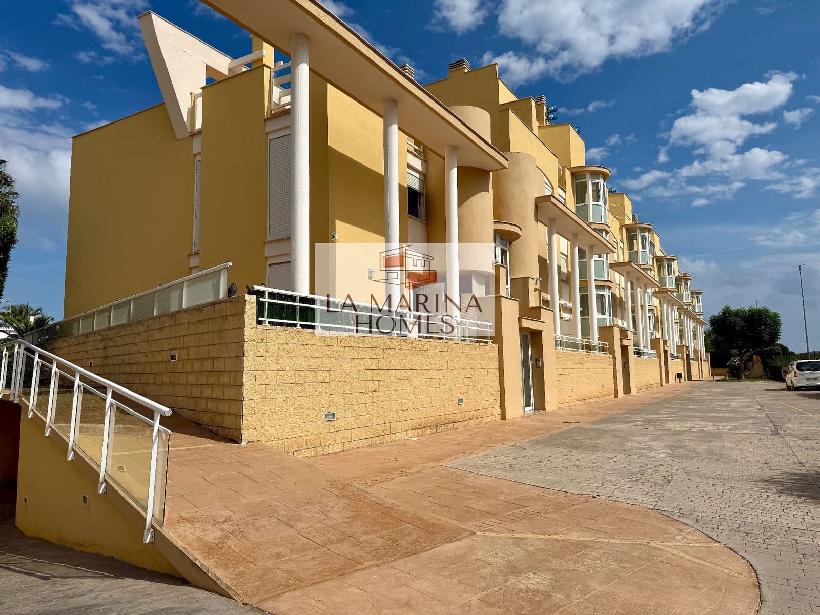 2 soveværelse Lejlighed til salg i Denia med swimmingpool garage - € 345.000 (Ref: 10133036)