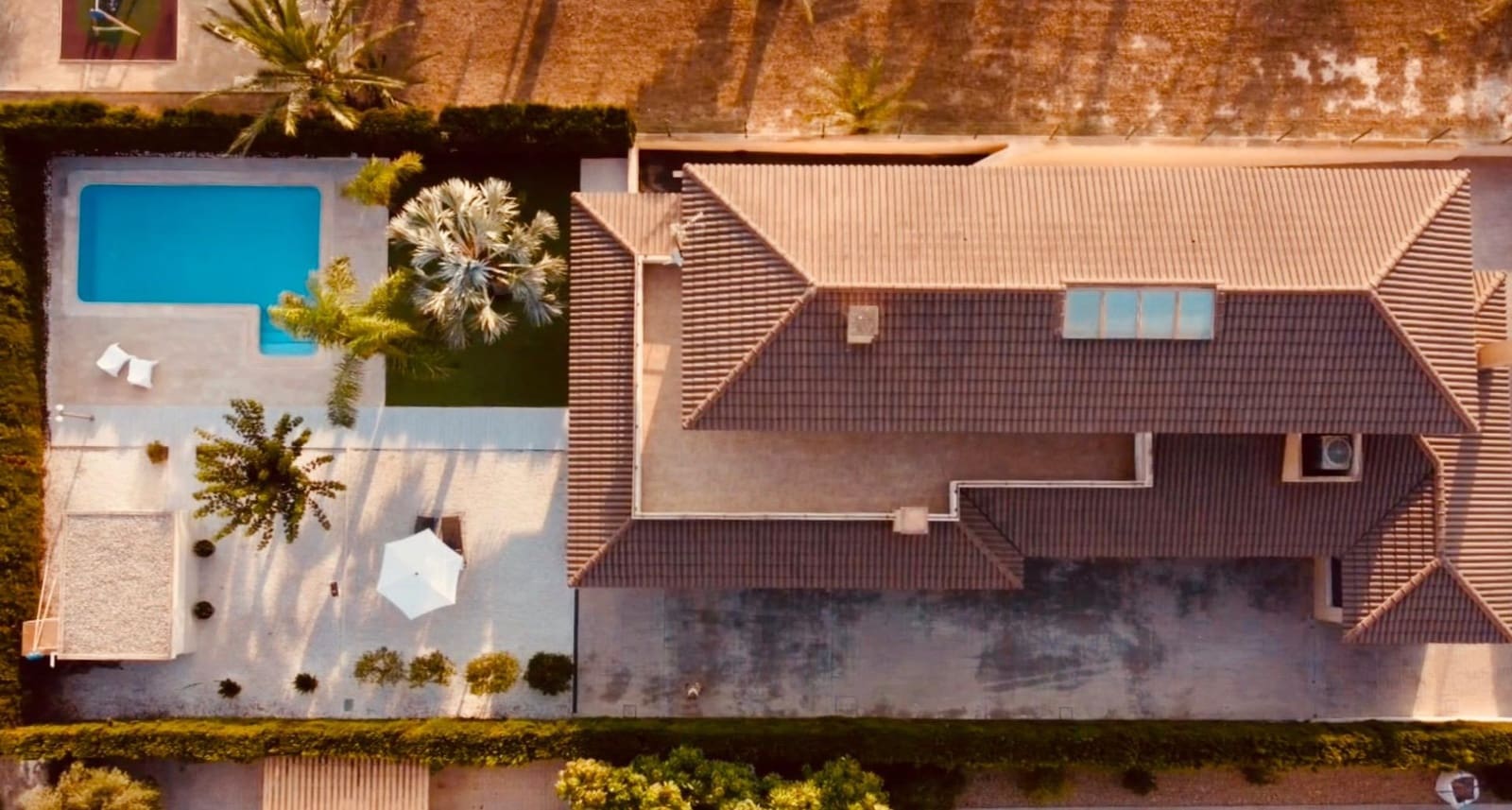 6 quarto Moradia para venda em Valverde com piscina garagem - 828 000 € (Ref: 10082158)
