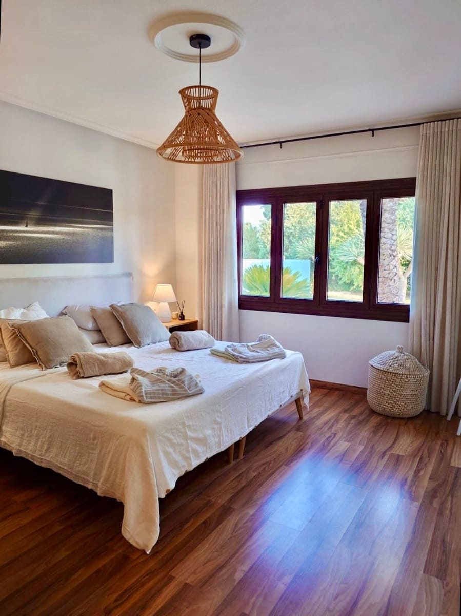 5 soveværelse Erhverv til salg i Valverde med swimmingpool garage - € 1.325.000 (Ref: 10144965)