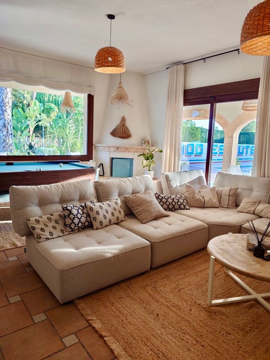 5 soveværelse Erhverv til salg i Valverde med swimmingpool garage - € 1.325.000 (Ref: 10144965)