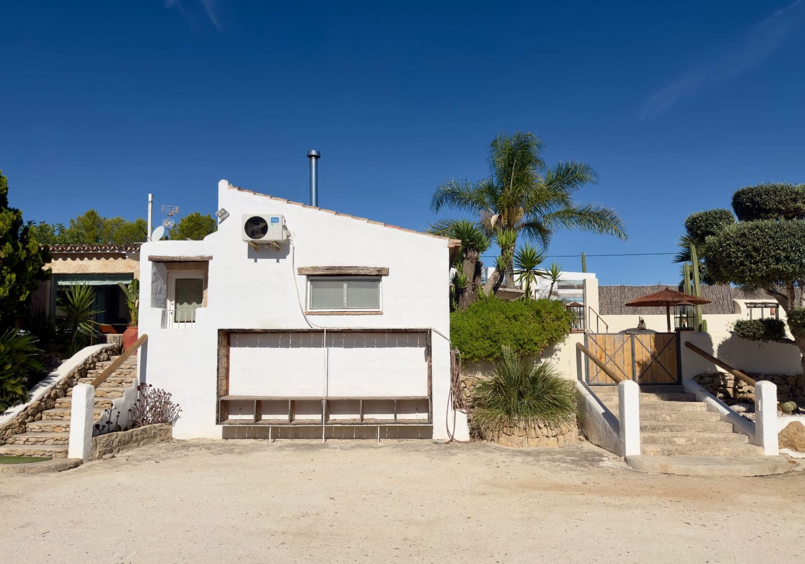 7 soverom Kommersiell til salgs i Benissa med svømmebasseng garasje - € 1 696 800 (Ref: 10153109)
