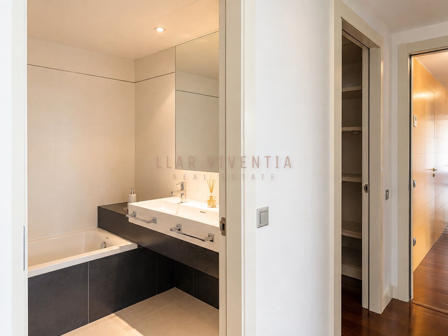 Apartamento de 4 habitaciones en Barcelona ciudad en venta con piscina garaje - 1.430.000 € (Ref: 10078970)