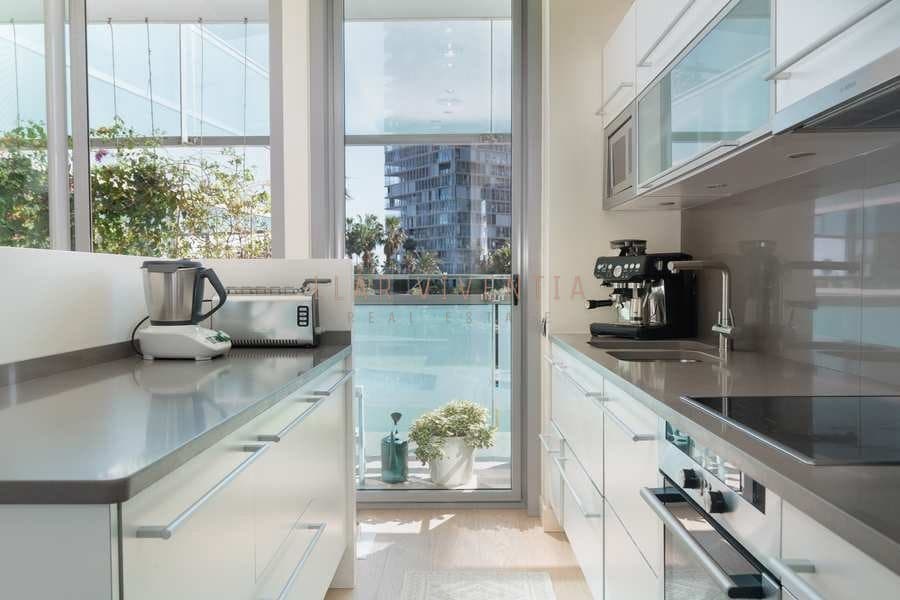 2 makuuhuone Huoneisto myytävänä paikassa Barcelona kaupunki mukana uima-altaan 
autotalli - 995 000 € (Ref: 10078972)