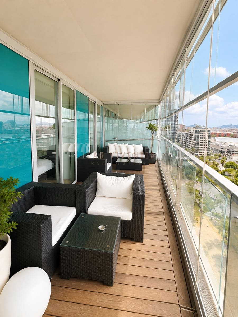 3 soverom Leilighet til leie i Barcelona by med svømmebasseng garasje - € 5 000 (Ref: 10078976)