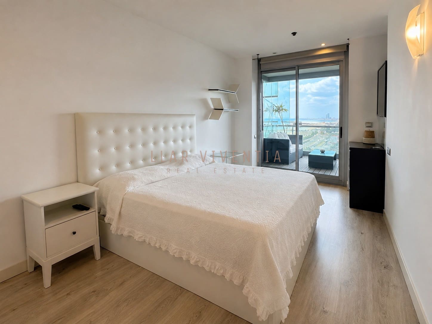 3 soverom Leilighet til leie i Barcelona by med svømmebasseng garasje - € 5 000 (Ref: 10078976)