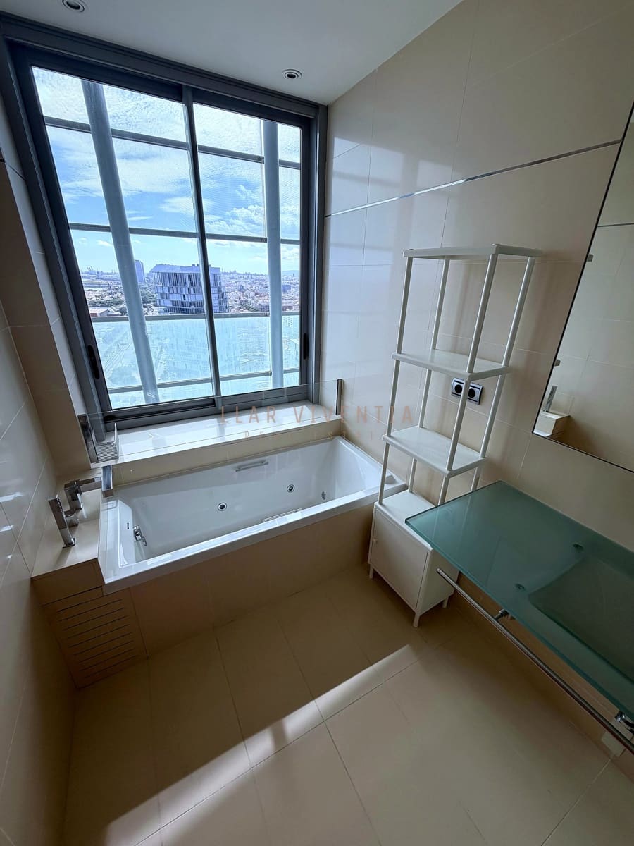 3 quarto Penthouse para arrendar em Barcelona cidade com piscina - 10 000 € (Ref: 10078978)