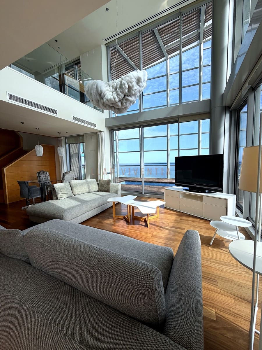 3 quarto Penthouse para arrendar em Barcelona cidade com piscina - 10 000 € (Ref: 10078978)