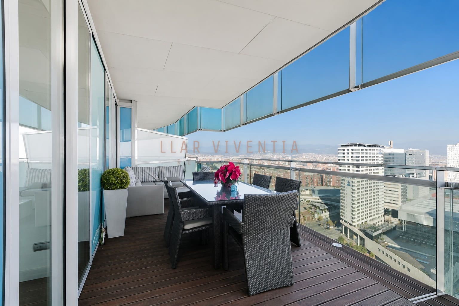 2 slaapkamer Appartement te huur in Barcelona stad met zwembad - € 4.000 (Ref: 10078979)