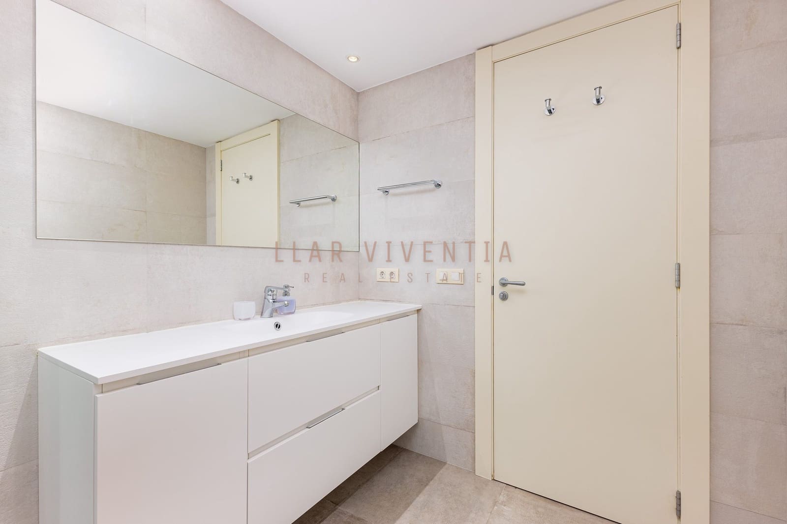 3 bedroom Apartment for rent in Barcelona city with pool - € 5,000 (Ref: 10078982)