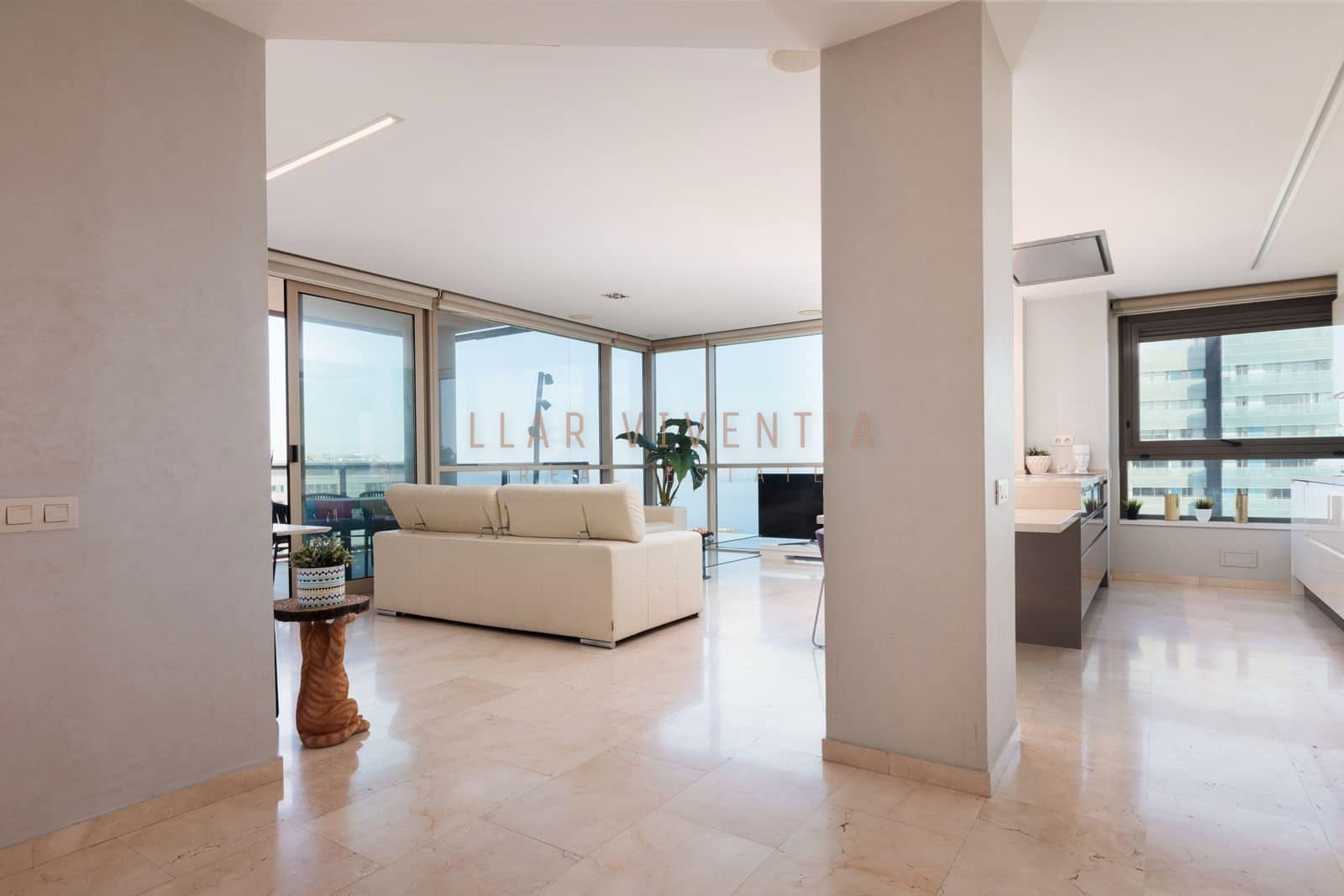 3 soverom Leilighet til leie i Barcelona by med svømmebasseng - € 5 500 (Ref: 10078984)