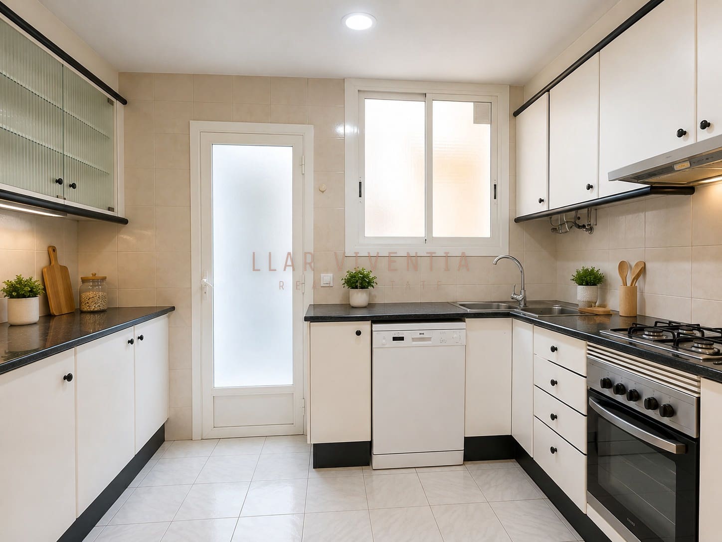 4 sovrum Lägenhet till salu i Barcelona stad - 730 000 € (Ref: 10078986)