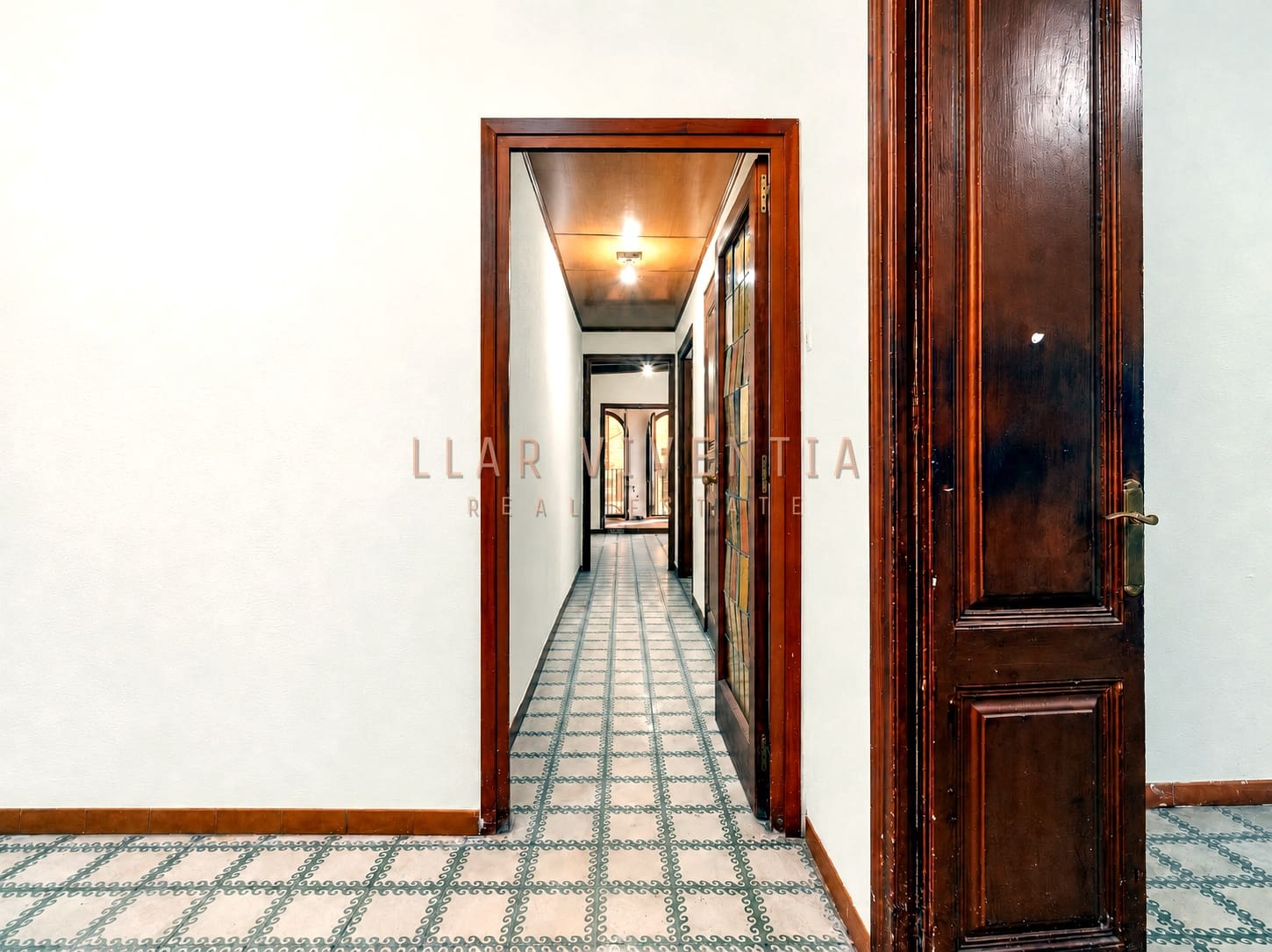 4 bedroom Apartment for sale in Barcelona city - € 600,000 (Ref: 10125018)