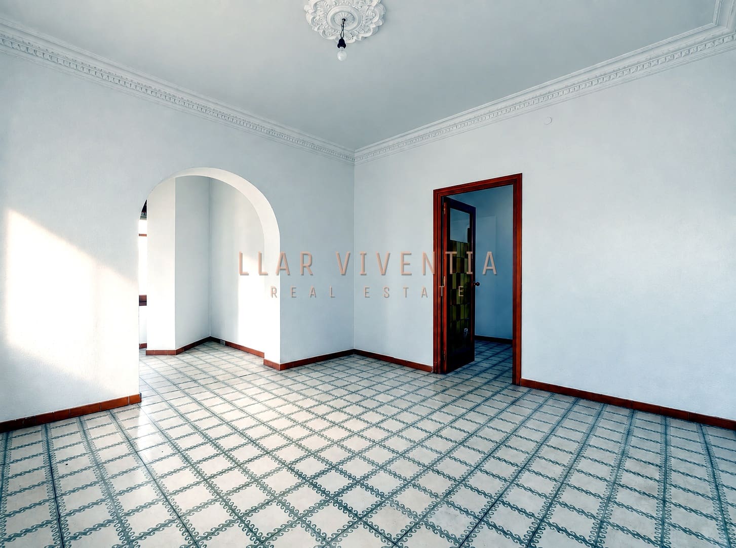 4 bedroom Apartment for sale in Barcelona city - € 600,000 (Ref: 10125018)
