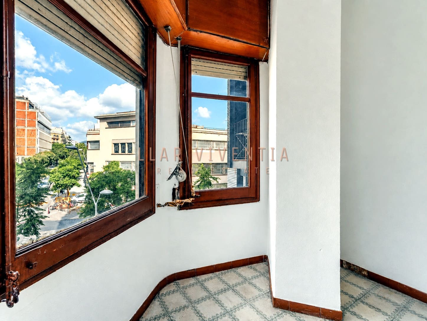 4 bedroom Apartment for sale in Barcelona city - € 600,000 (Ref: 10125018)