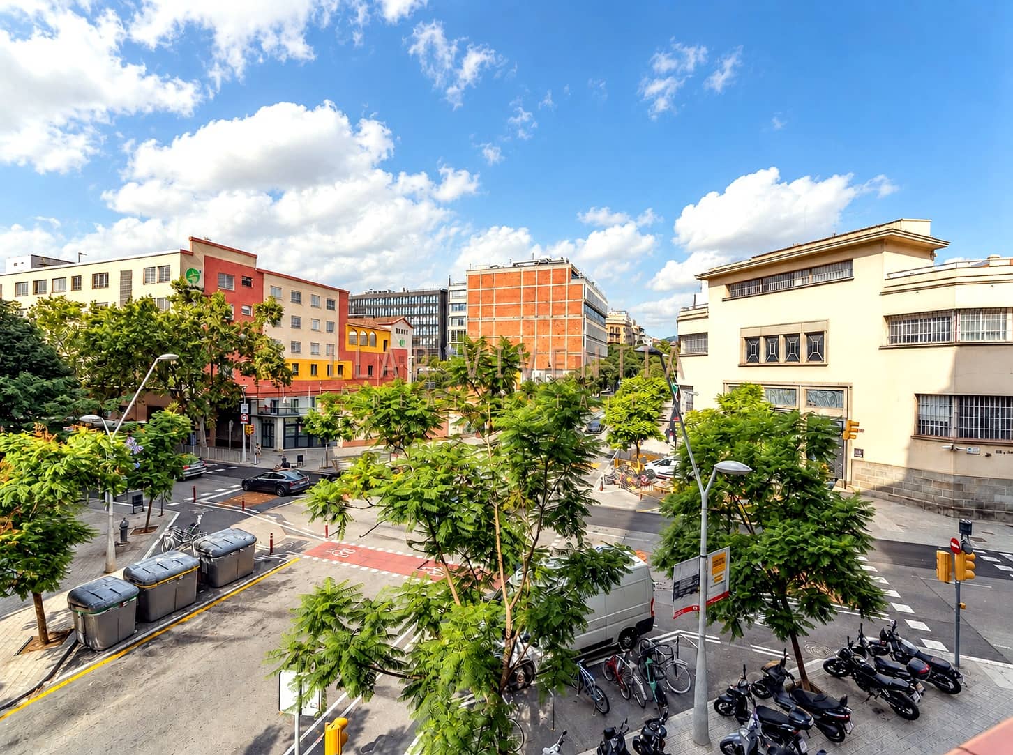 4 bedroom Apartment for sale in Barcelona city - € 600,000 (Ref: 10125018)