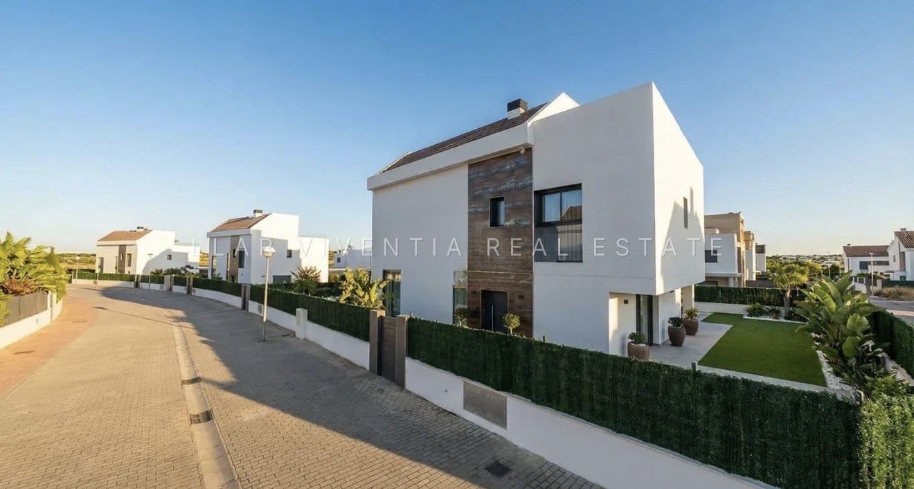 7 bedroom Villa for sale in Montgat with pool garage - € 1,850,000 (Ref: 10177674)