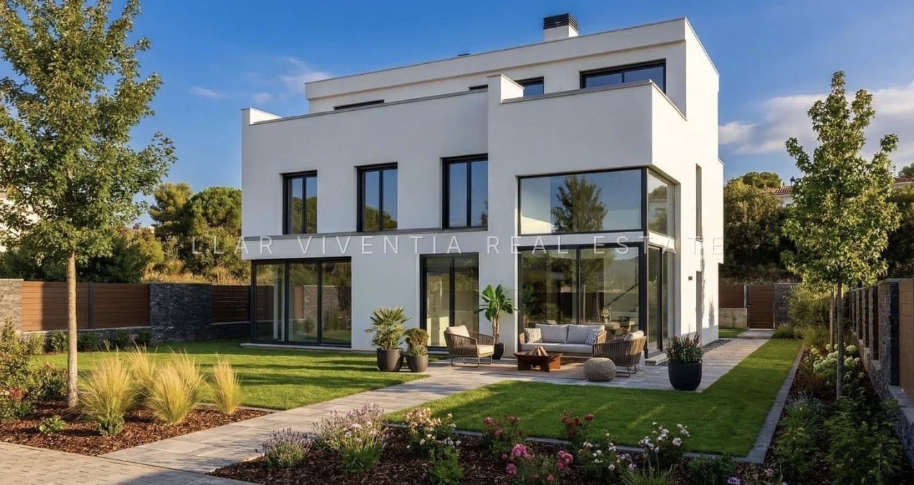 7 bedroom Villa for sale in Montgat with pool garage - € 1,850,000 (Ref: 10177674)