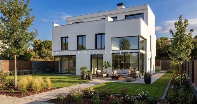 7 bedroom Villa for sale in Montgat with pool garage - € 1,850,000 (Ref: 10177674)