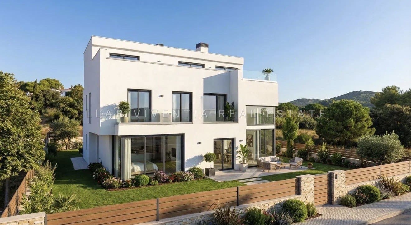7 bedroom Villa for sale in Montgat with pool garage - € 1,850,000 (Ref: 10177674)
