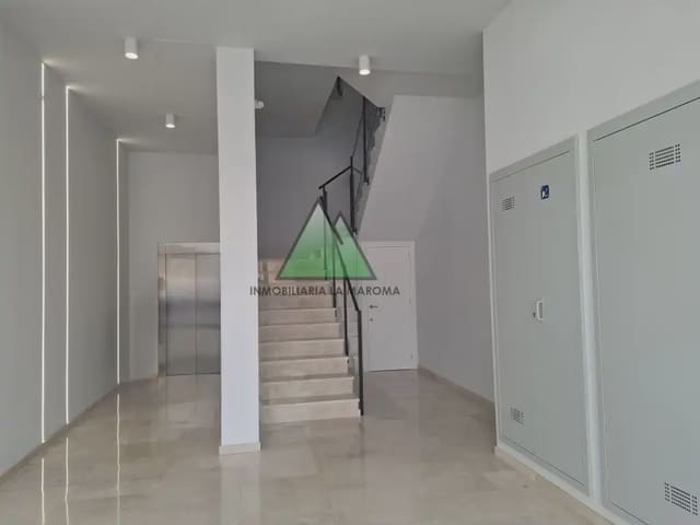 2 bedroom Penthouse for sale in Alhama de Granada with garage - € 193,000 (Ref: 10078828)