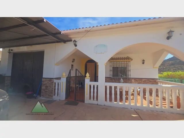 Chalet de 3 habitaciones en Alcaucín en venta con garaje - 289.900 € (Ref: 10078831)