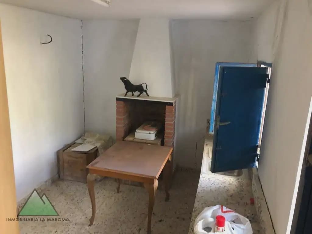 3 bedroom Townhouse for sale in Alcaucin - € 72,000 (Ref: 10078834)