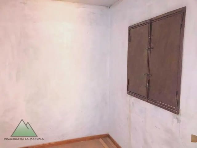 Casa de 3 habitaciones en Alcaucín en venta - 72.000 € (Ref: 10078834)