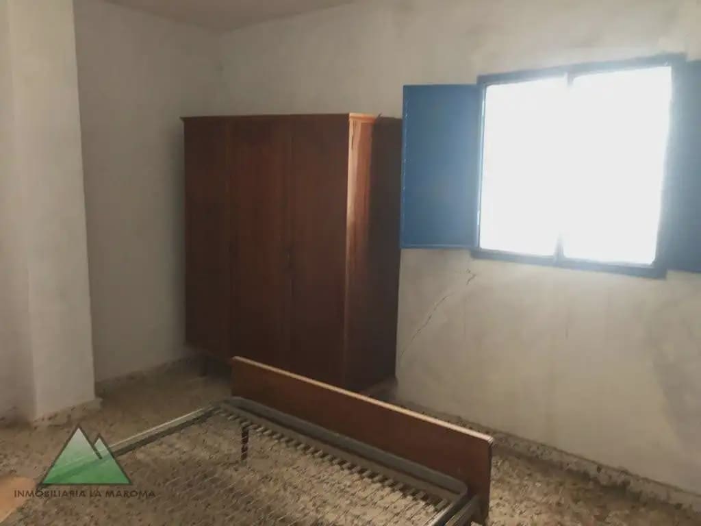 3 bedroom Townhouse for sale in Alcaucin - € 72,000 (Ref: 10078834)