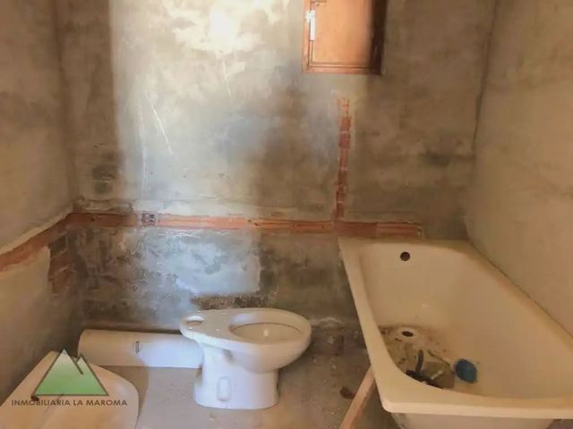 3 makuuhuone Omakotitalo myytävänä paikassa Alcaucín - 72 000 € (Ref: 10078834)