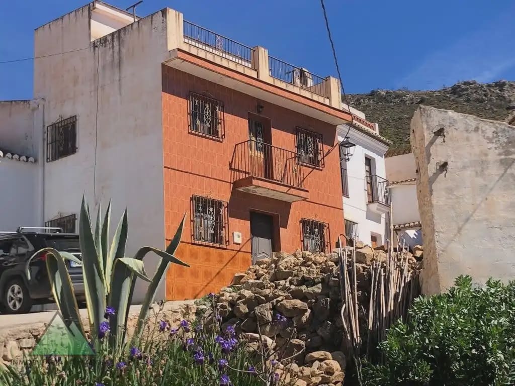 3 bedroom Townhouse for sale in Alcaucin - € 72,000 (Ref: 10078834)