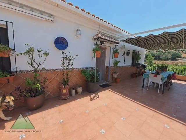 Chalet de 3 habitaciones en Alcaucín en venta con garaje - 299.000 € (Ref: 10078842)