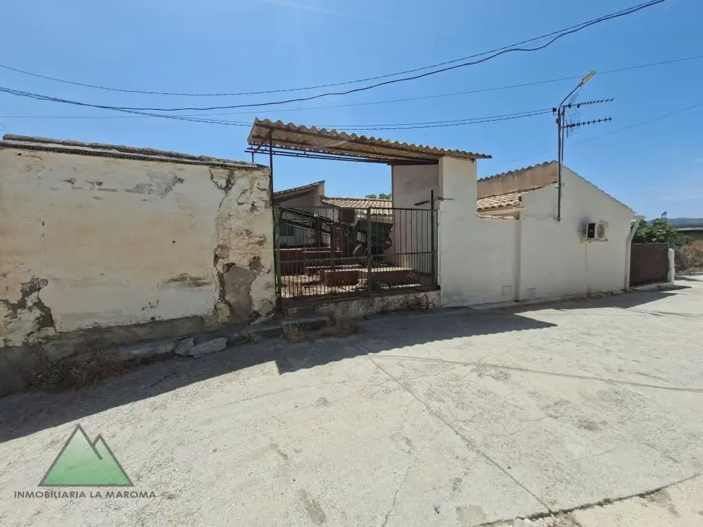 Chalet de 3 habitaciones en Alcaucín en venta con garaje - 299.000 € (Ref: 10078842)